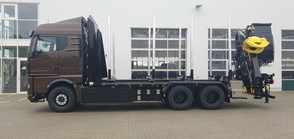 BEFA-Schemelaufbau mit Loglift F140Z-Kabine