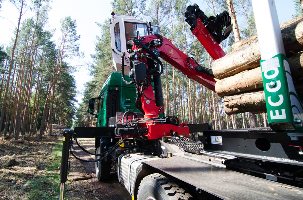BEFA_Kranaufbauten_MAN TGS mit Sattelkupplungs-Verschiebeeinrichtung