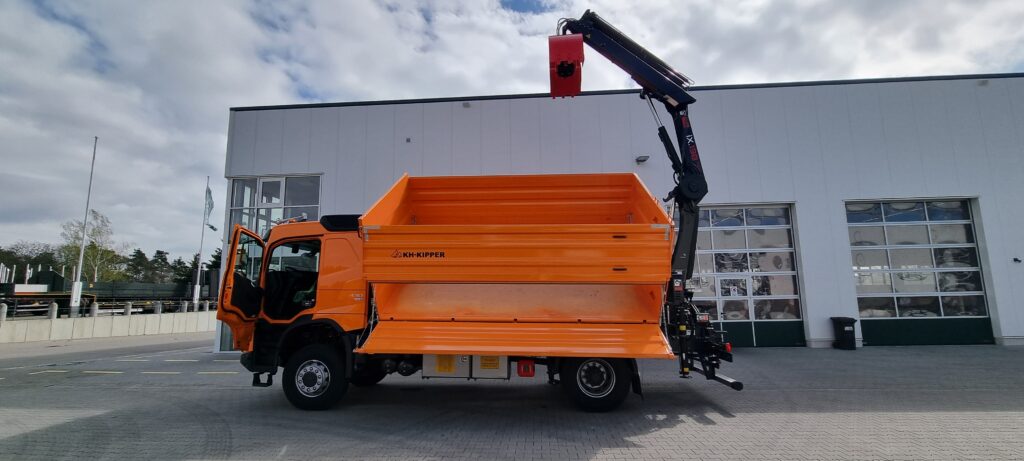 Kipper m. Kran, Volvo FMX 430 4x4, iX 138 HIDUO, APM Niemegk (2)
