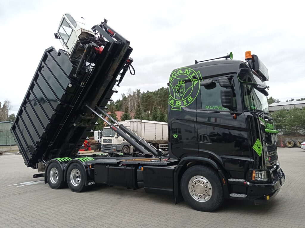 Umbau Container mit Palfinger M110L (3)